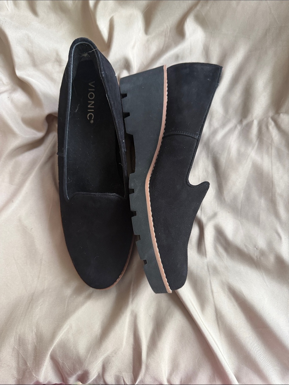 Vionic Black Suede Lug-Sole Loafers sz10